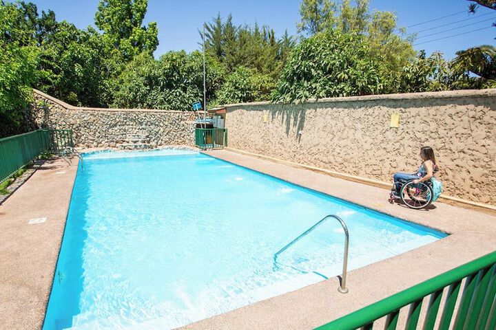 Pool 33 of 85