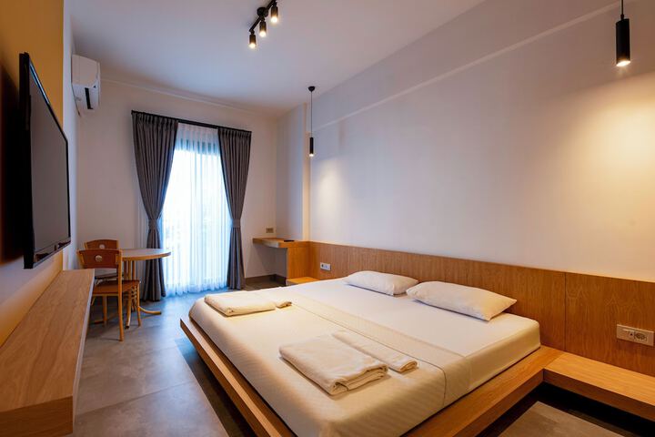 Room 5 of 23