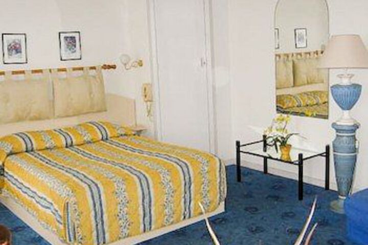 Le Donjon Hotel