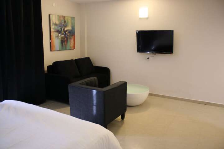 Room 5 of 70