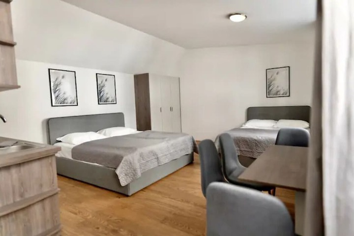 Room 32 of 44