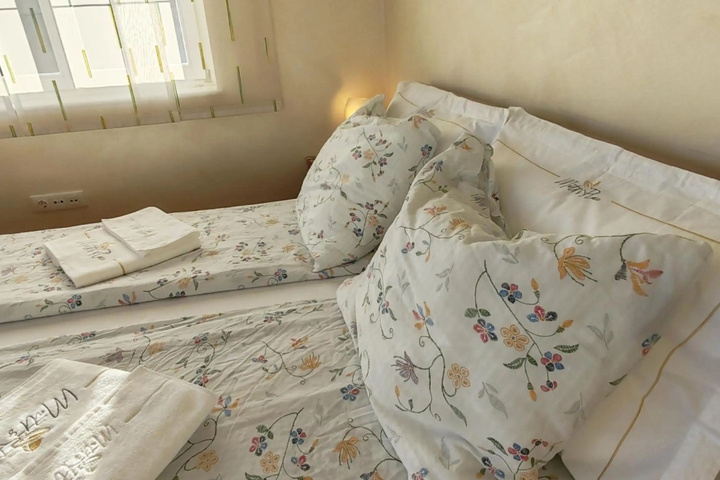 Room 4 of 18