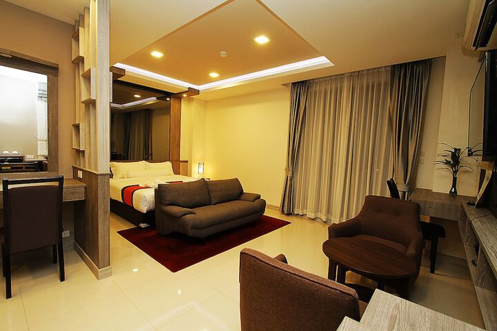 Room 33 of 79