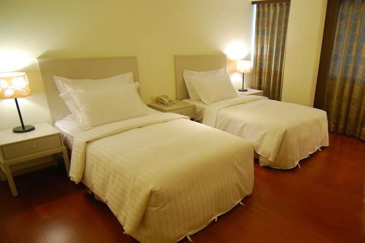 Room 18 of 40