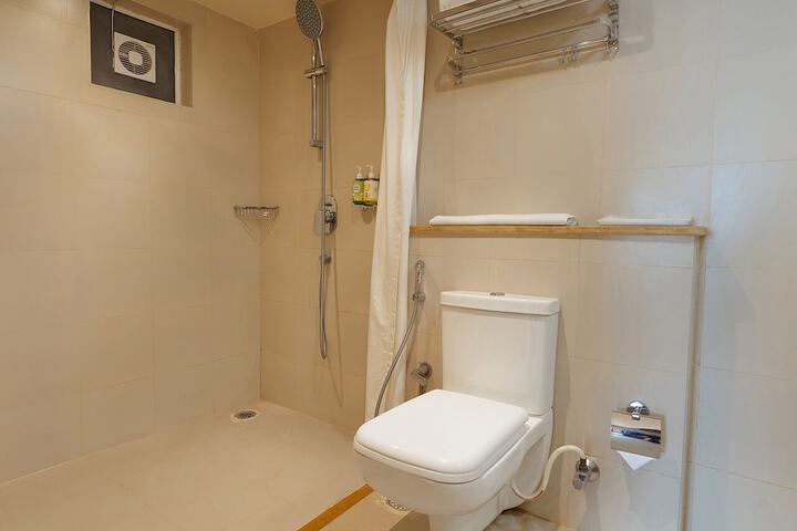 Room 9 of 30