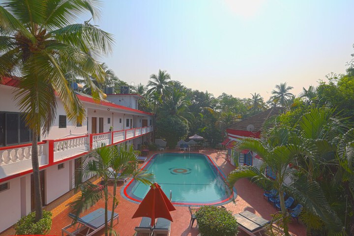 Pool Hotel
