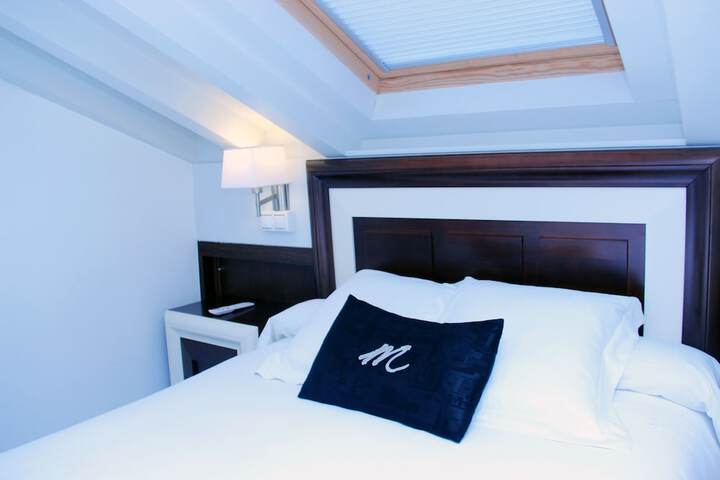 Room 8 of 42