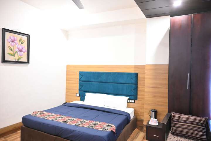 Room 17 of 52