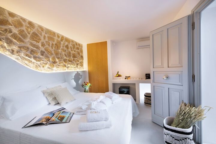 Room 4 of 190