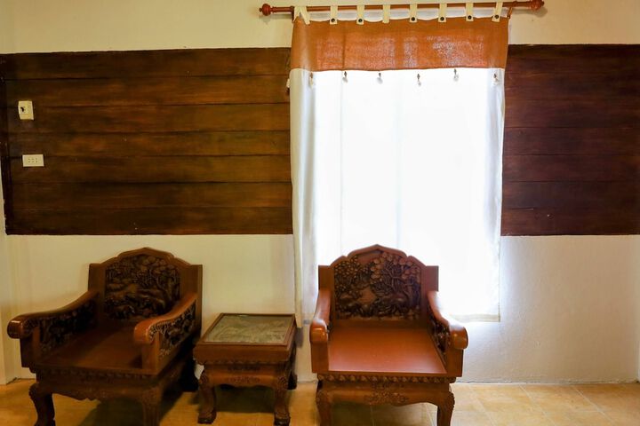 Room 6 of 73