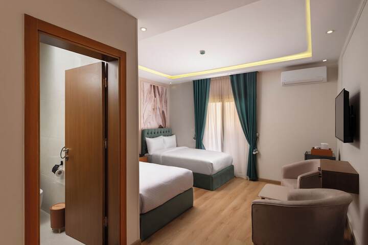 Room 10 of 35