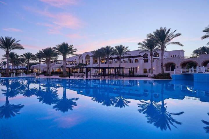 Pools & Facilities