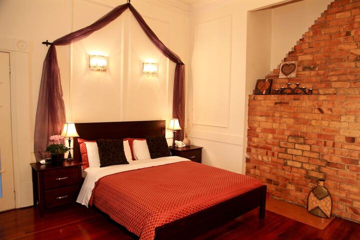 Room 5 of 48