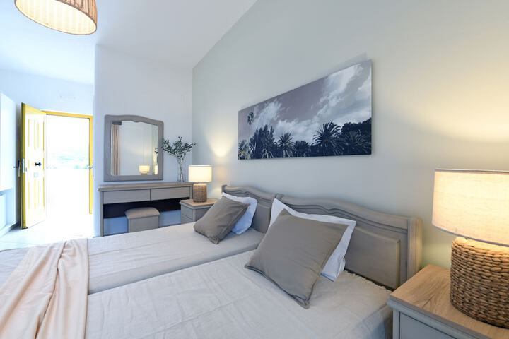 Room 35 of 177