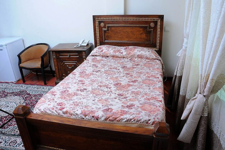 Room 9 of 34