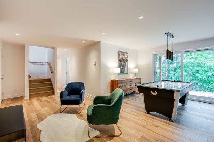 Room 9 of 22