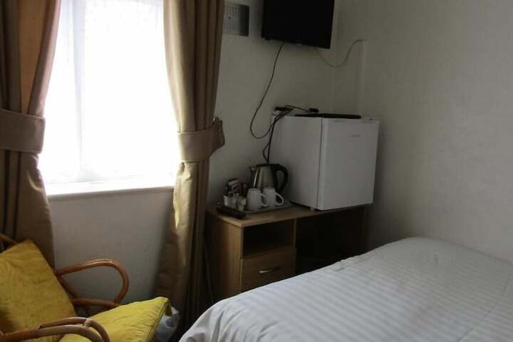 Room 16 of 99