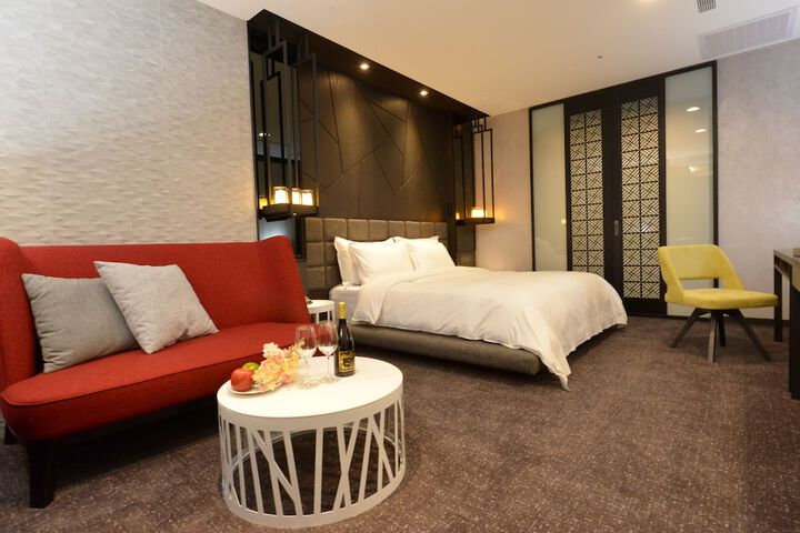 Room 17 of 41