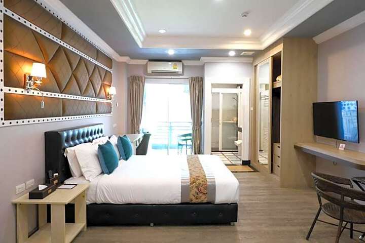 Photo 8