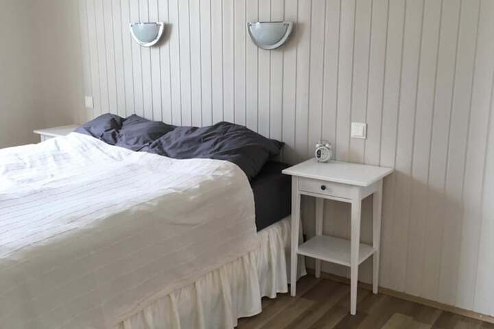 Room 4 of 27