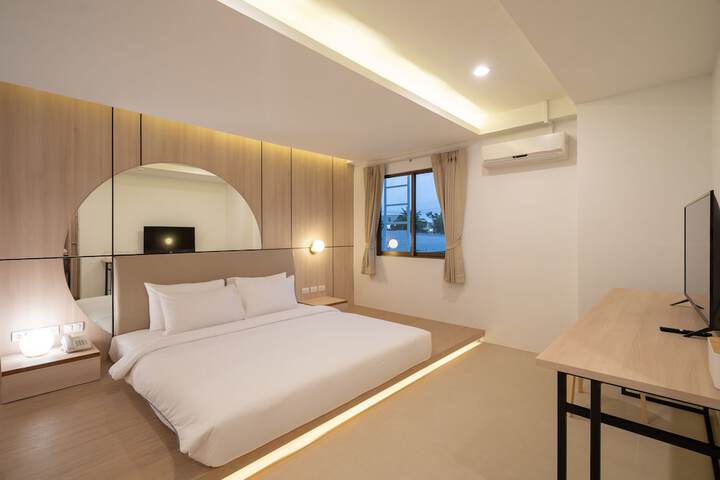 Room 12 of 63