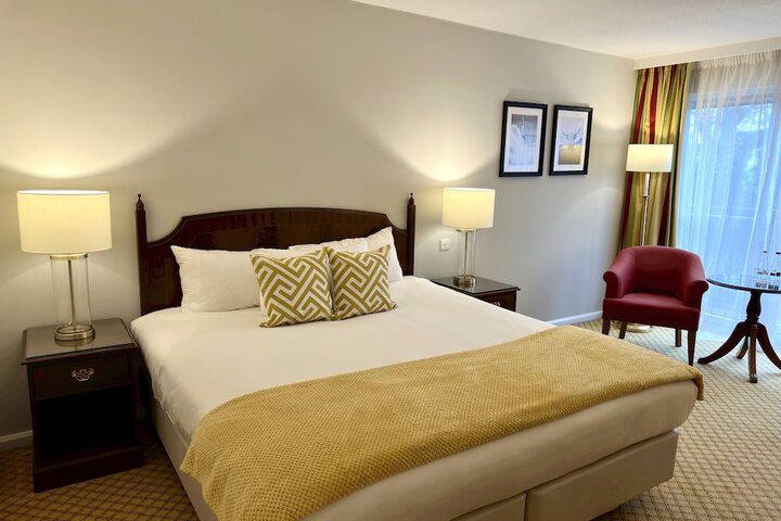 Room 5 of 19