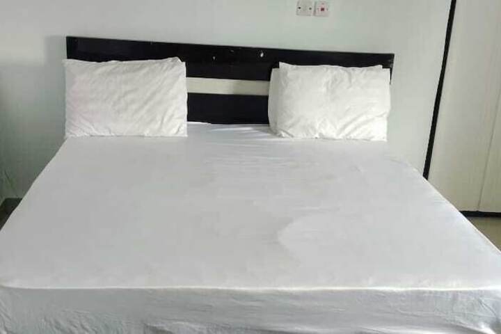 Room 12 of 24