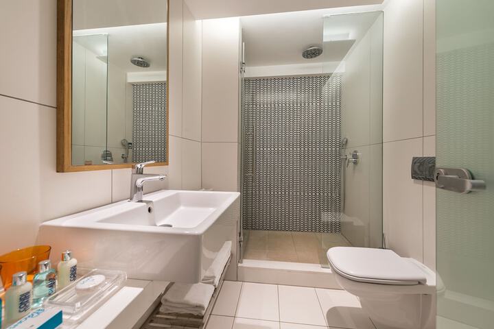 Clean Restrooms