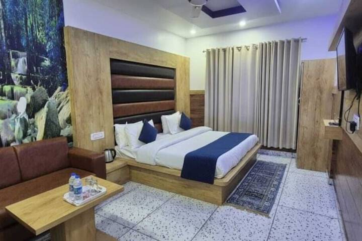 Room 7 of 13