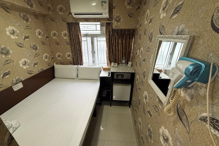 Room 27 of 139