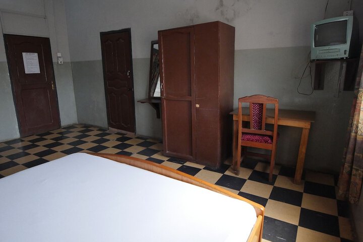 Room 4 of 22