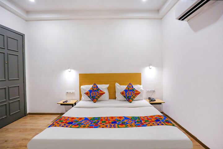 Room 17 of 25