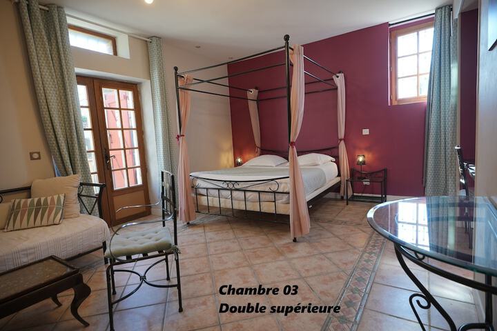 Room 28 of 74