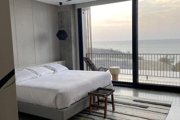 Room 2 of 125