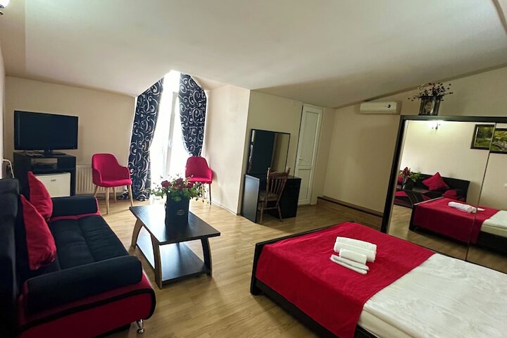 Room 19 of 94