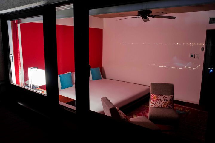 Room 16 of 174