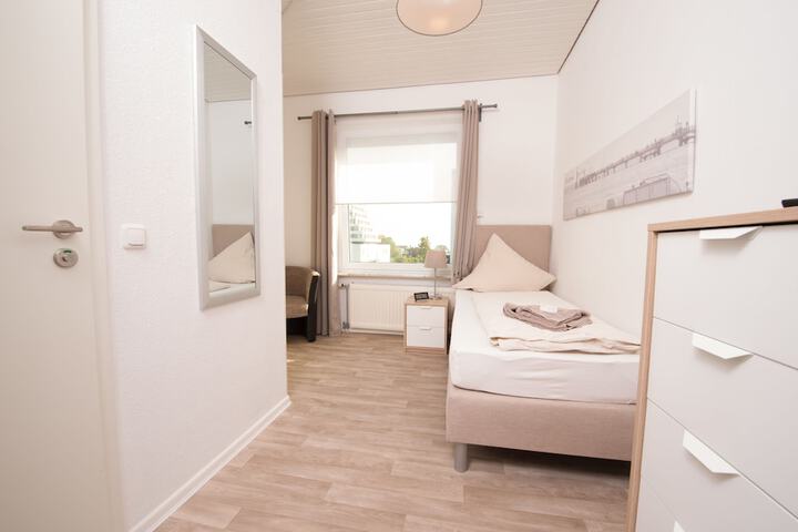 Room 14 of 76