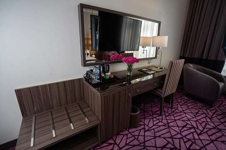 Room 12 of 24