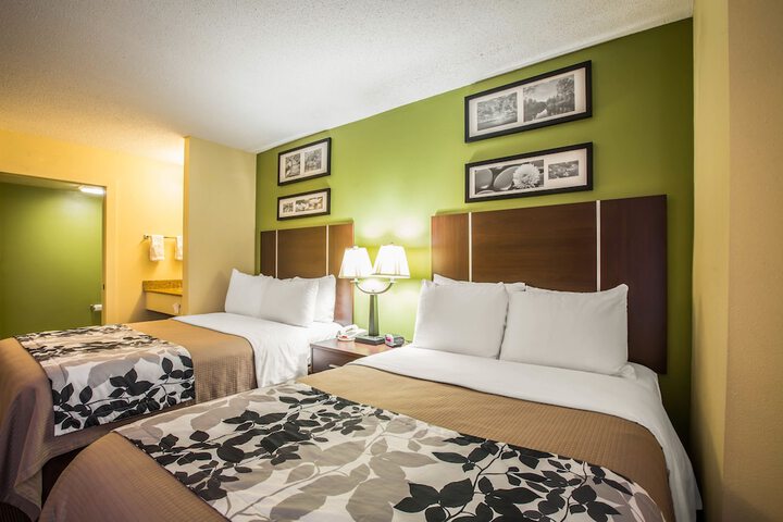 2 Double Beds (10 of 10)