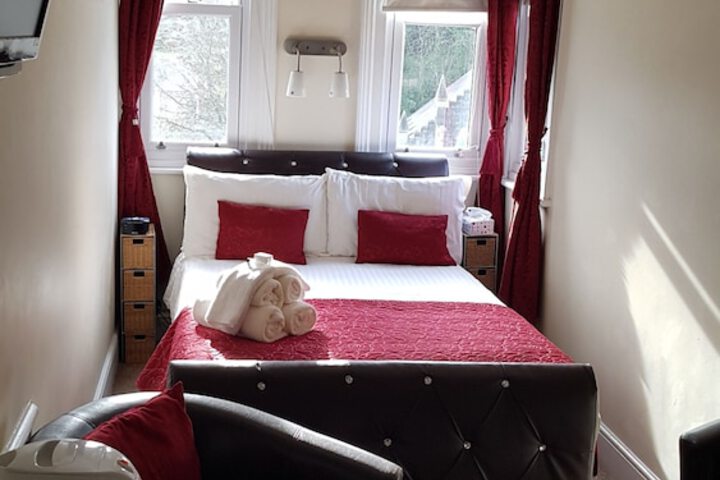 Room 16 of 73