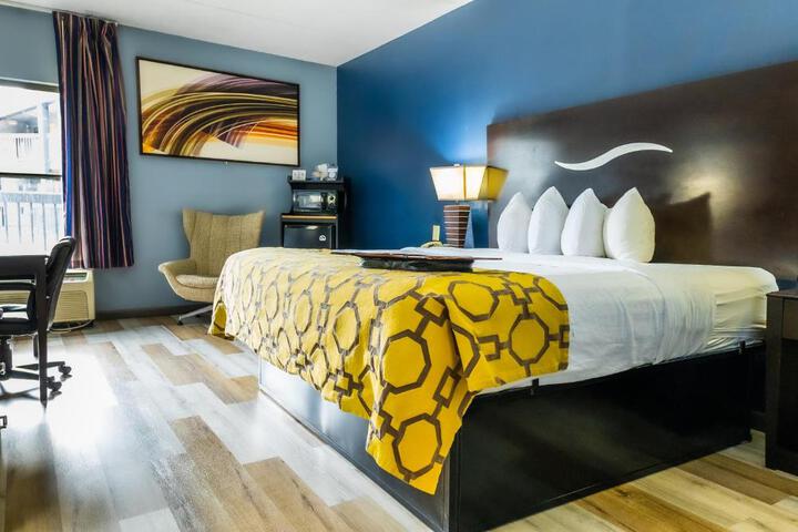 1 King Bed (26 of 40)