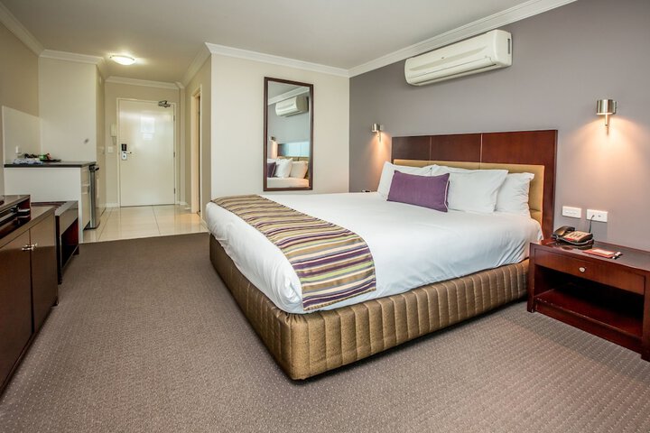 Room 5 of 38