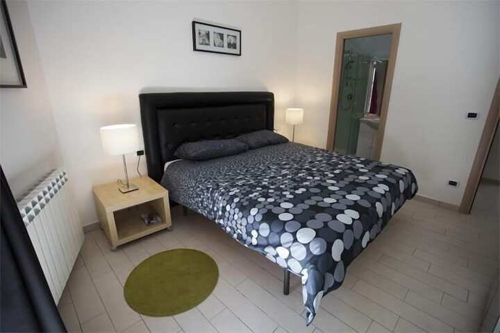 Room 8 of 33