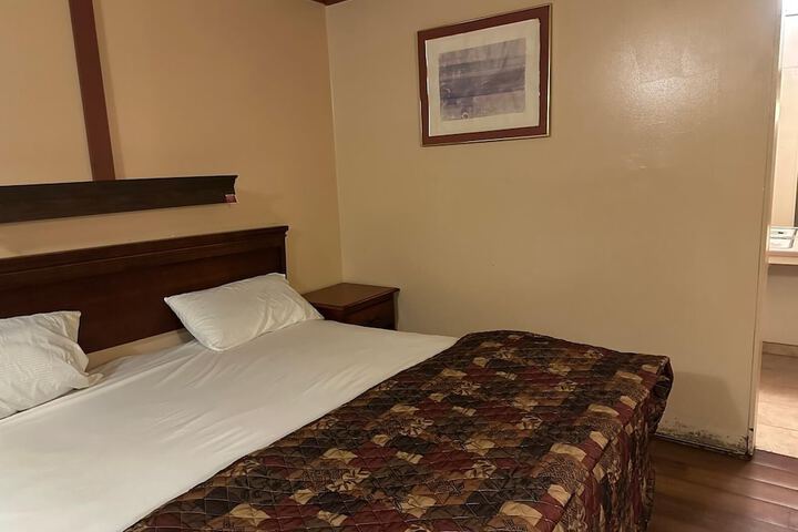Room 12 of 51