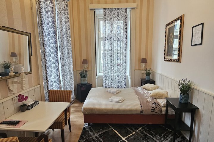 Room 36 of 94