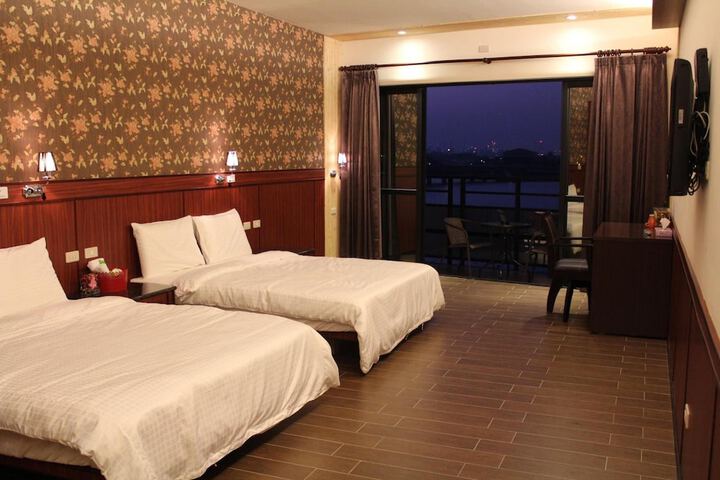 Room 21 of 33