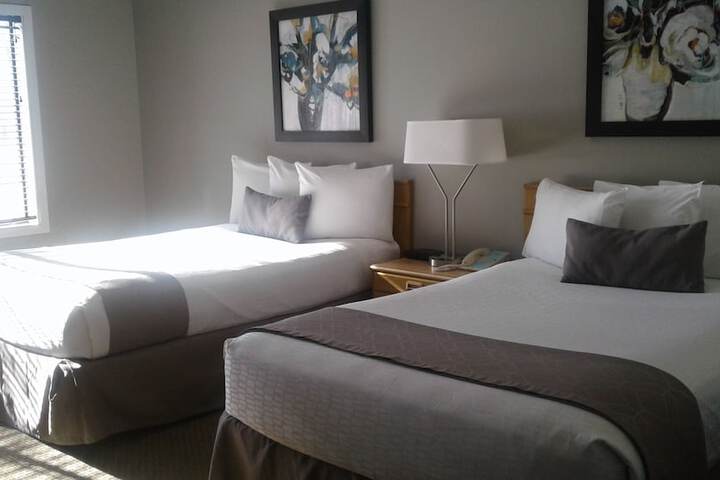 2 Double Beds (3 of 5)