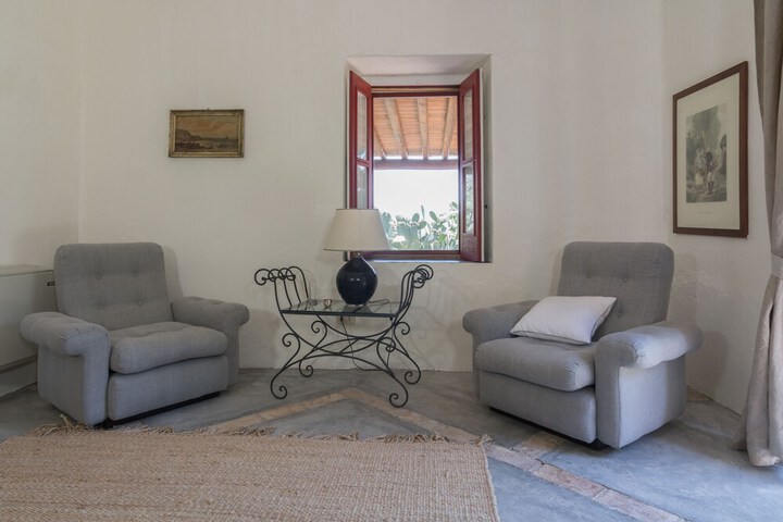 Room 48 of 95