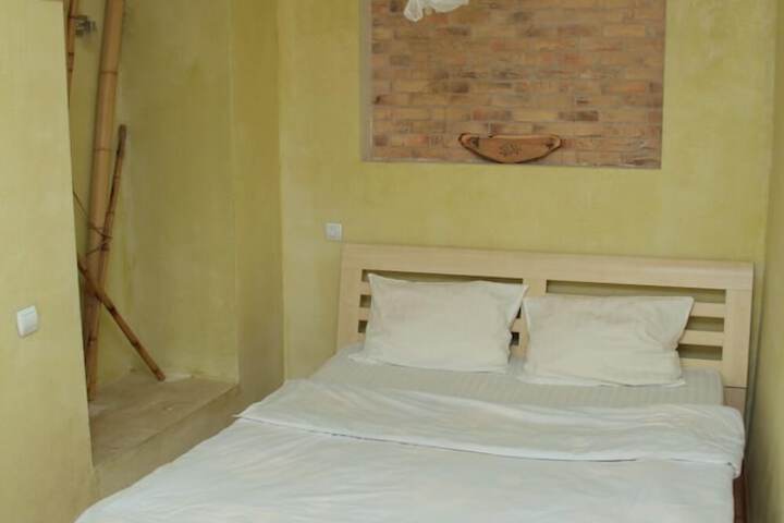 Room 28 of 62