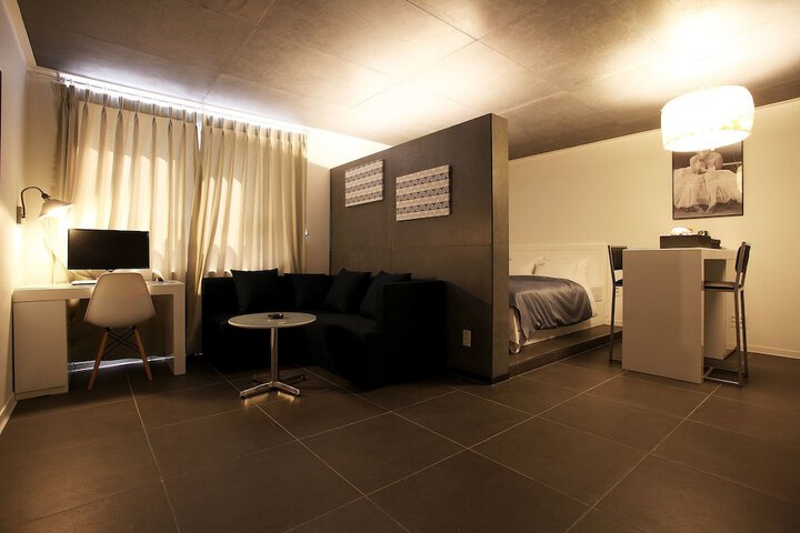 Room 22 of 40